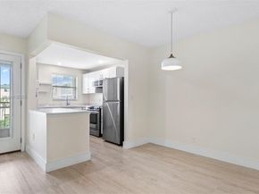 810 SE 7th St 306, Deerfield Beach FL 33441
