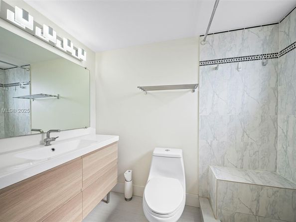 810 SE 7th St 306, Deerfield Beach FL 33441