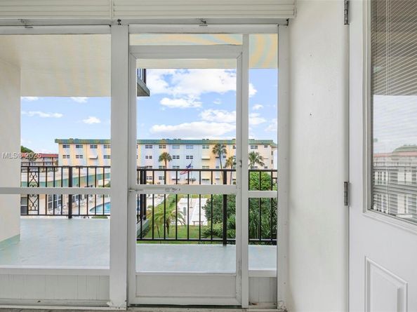 810 SE 7th St 306, Deerfield Beach FL 33441