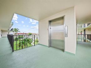 810 SE 7th St 306, Deerfield Beach FL 33441