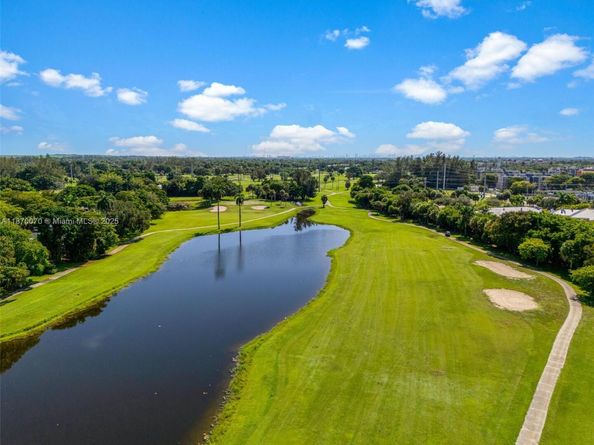 18805 W Lake Dr, Hialeah FL 33015