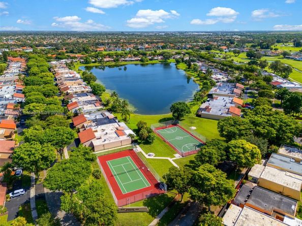 18805 W Lake Dr, Hialeah FL 33015