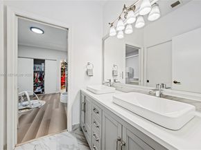 2994 Oakbrook Dr, Weston FL 33332