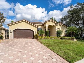 2994 Oakbrook Dr, Weston FL 33332