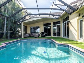 2994 Oakbrook Dr, Weston FL 33332