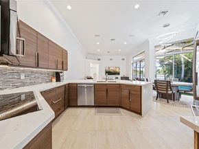 2994 Oakbrook Dr, Weston FL 33332