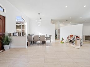 2994 Oakbrook Dr, Weston FL 33332