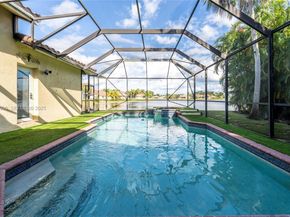 2994 Oakbrook Dr, Weston FL 33332