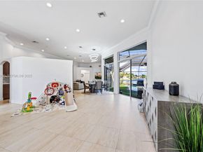 2994 Oakbrook Dr, Weston FL 33332