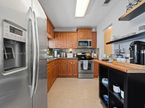 8530 NW 179th St, Hialeah FL 33015