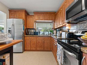 8530 NW 179th St, Hialeah FL 33015