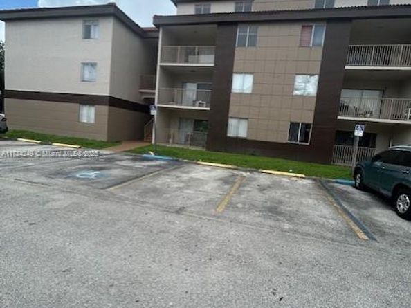 15201 SW 80 Street 302, Miami FL 33193