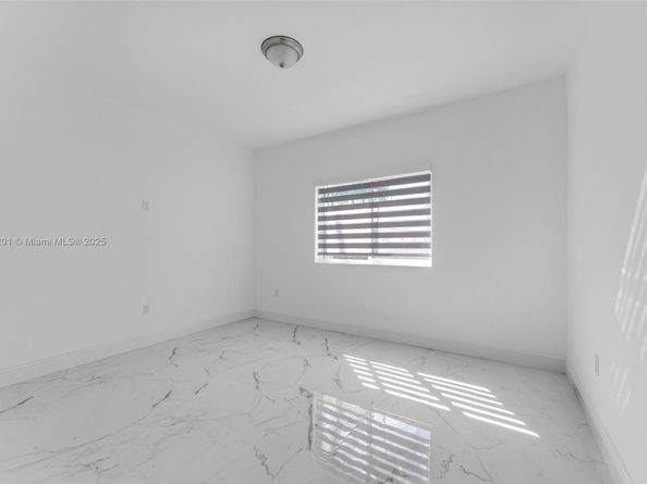 3840 SW 91st Ave, Miami FL 33165