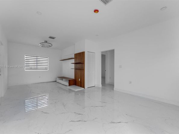 3840 SW 91st Ave, Miami FL 33165