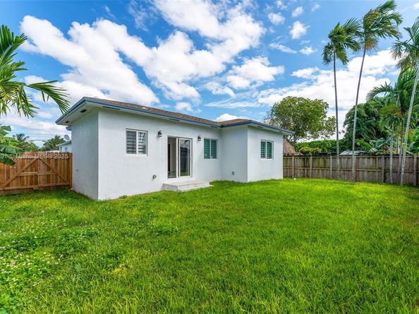 3840 SW 91st Ave, Miami FL 33165
