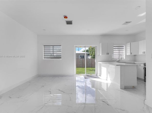 3840 SW 91st Ave, Miami FL 33165