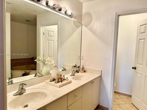 2048 NE 35th Ave, Homestead FL 33033
