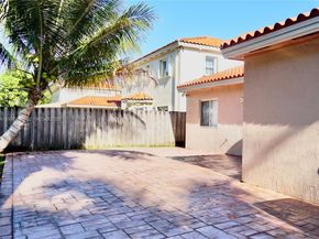 2048 NE 35th Ave, Homestead FL 33033