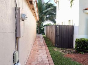 2048 NE 35th Ave, Homestead FL 33033