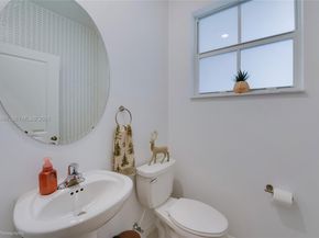 12453 NW 23rd Ct, Miami FL 33167