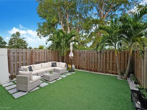 12453 NW 23rd Ct, Miami FL 33167