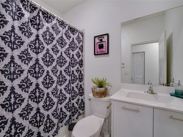 12453 NW 23rd Ct, Miami FL 33167