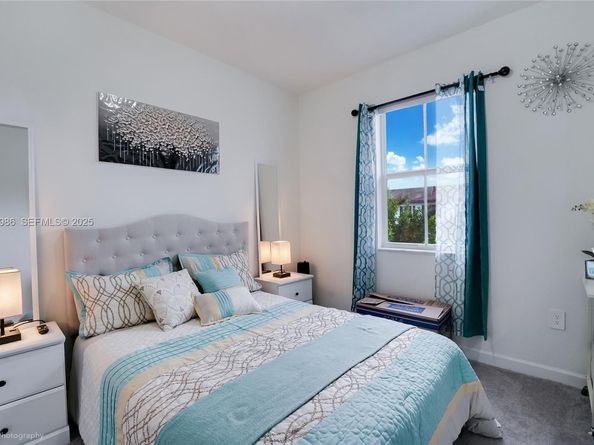 12453 NW 23rd Ct, Miami FL 33167