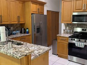 11581 SW 10th Ct, Pembroke Pines FL 33025