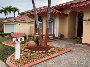 11581 SW 10th Ct, Pembroke Pines FL 33025