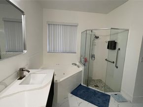 11581 SW 10th Ct, Pembroke Pines FL 33025