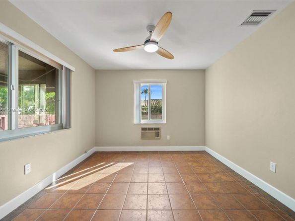 6150 SW 15th St, West Miami FL 33144