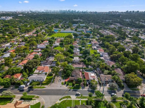 6150 SW 15th St, West Miami FL 33144