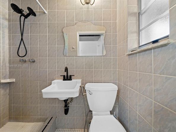 6150 SW 15th St, West Miami FL 33144