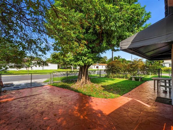 6150 SW 15th St, West Miami FL 33144