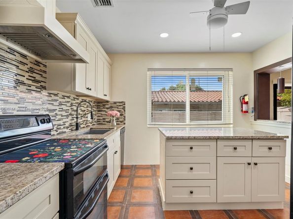 6150 SW 15th St, West Miami FL 33144