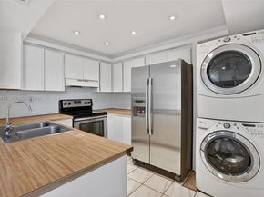 10302 NW 9th St Cir 204, Miami FL 33172