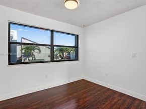 10302 NW 9th St Cir 204, Miami FL 33172
