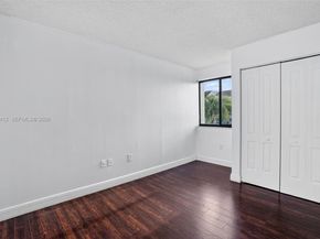 10302 NW 9th St Cir 204, Miami FL 33172