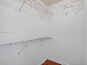10302 NW 9th St Cir 204, Miami FL 33172