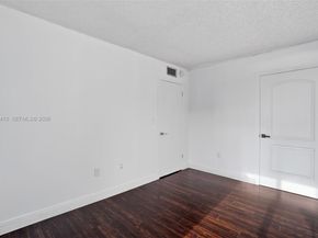 10302 NW 9th St Cir 204, Miami FL 33172
