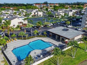 10302 NW 9th St Cir 204, Miami FL 33172