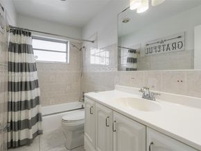 2505 NE 35th Dr, Fort Lauderdale FL 33308