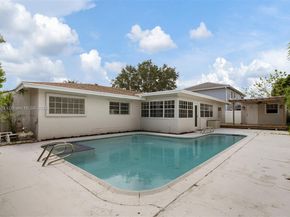 2505 NE 35th Dr, Fort Lauderdale FL 33308