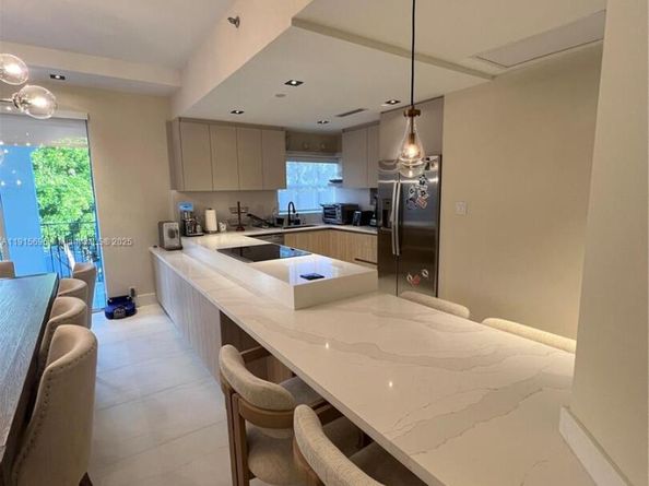 3900 Island Blvd B308, Aventura FL 33160