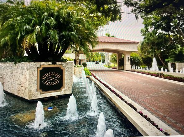 3900 Island Blvd B308, Aventura FL 33160