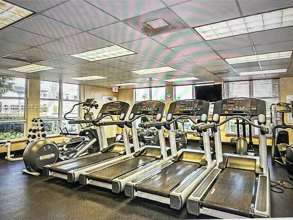 3900 Island Blvd B308, Aventura FL 33160