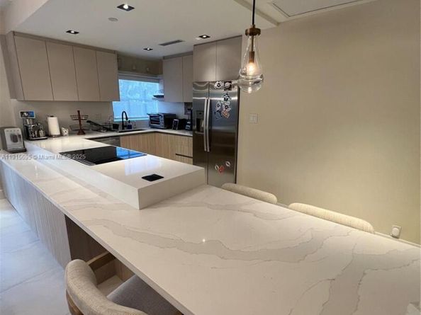 3900 Island Blvd B308, Aventura FL 33160