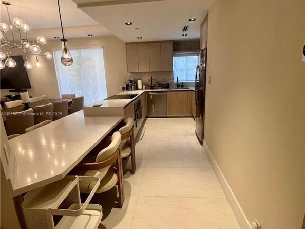 3900 Island Blvd B308, Aventura FL 33160