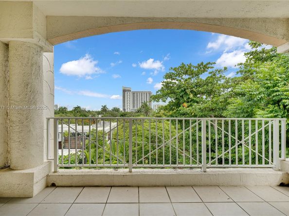 1824 Brickell Ave 4D, Miami FL 33129