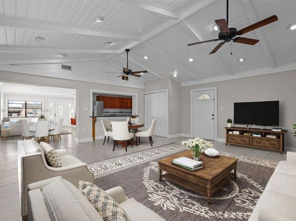 15411 SW 305th St, Homestead FL 33033